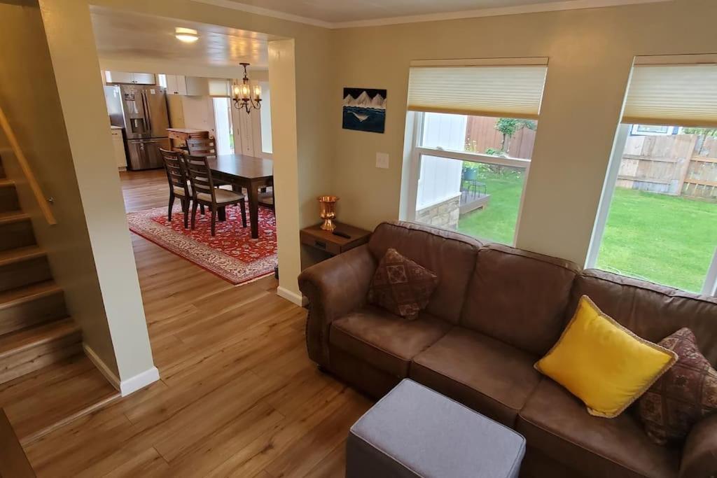 Luxury Dt Cottage - Free Parking - Self Check-In Anchorage Buitenkant foto