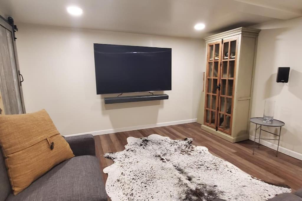 Luxury Dt Cottage - Free Parking - Self Check-In Anchorage Buitenkant foto